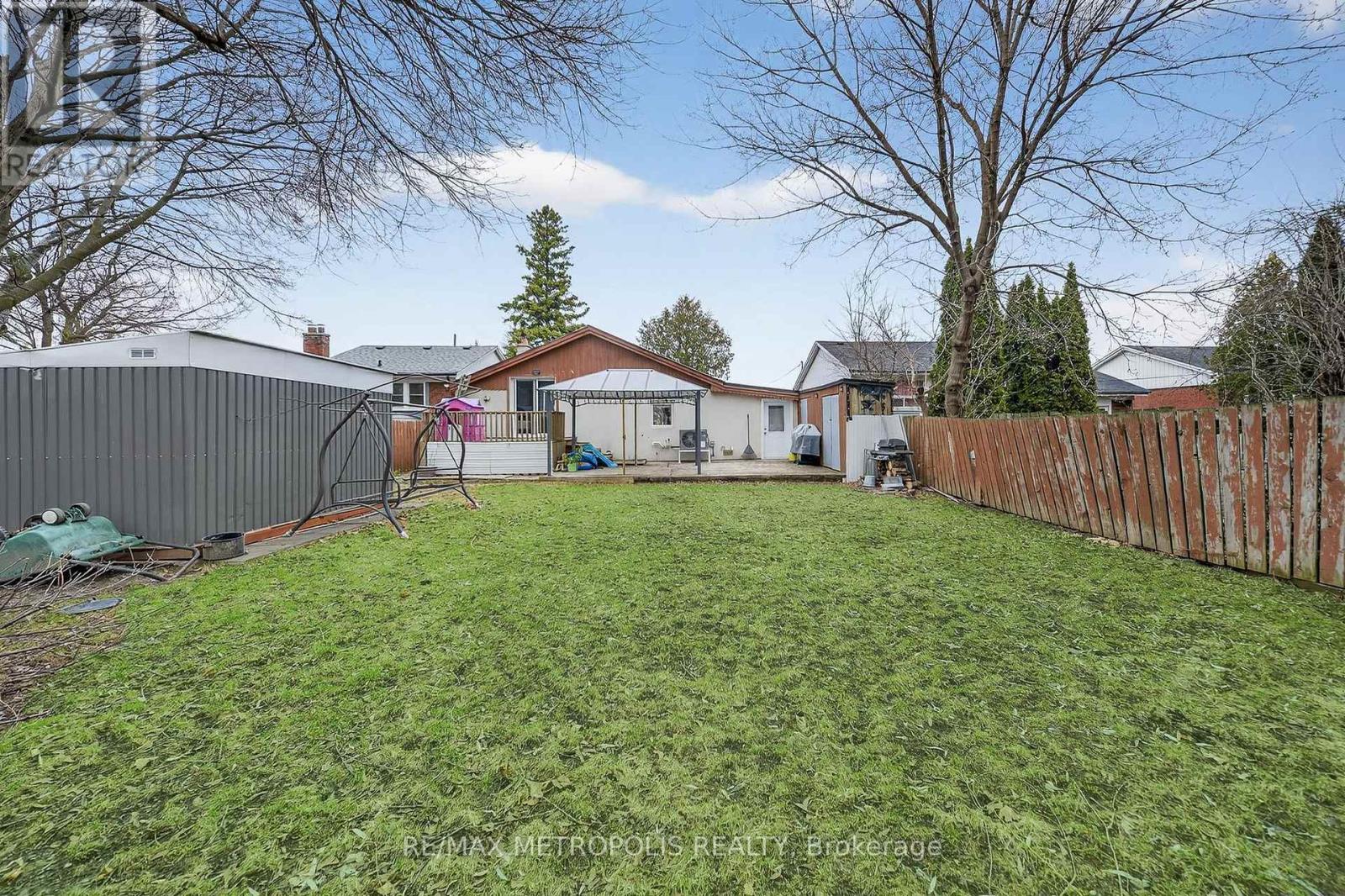 91 ELLENDALE DRIVE - 48