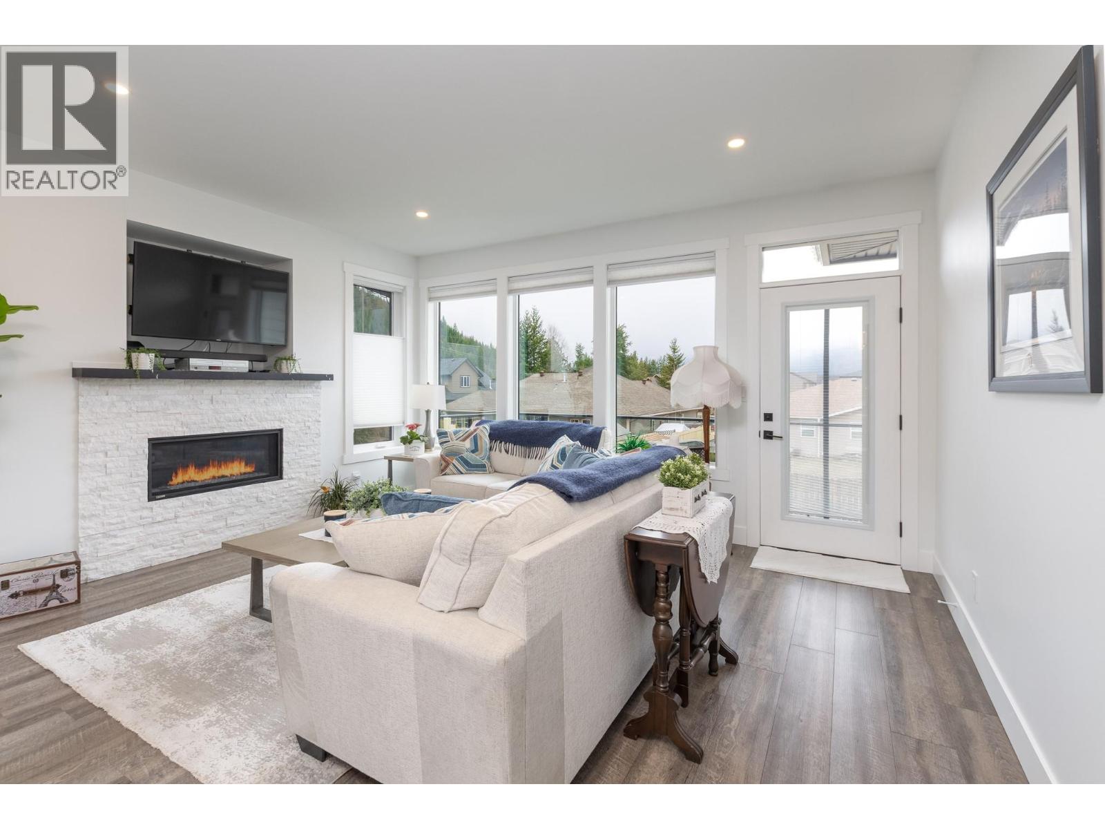 4 1441 20 Avenue Southeast, Salmon Arm