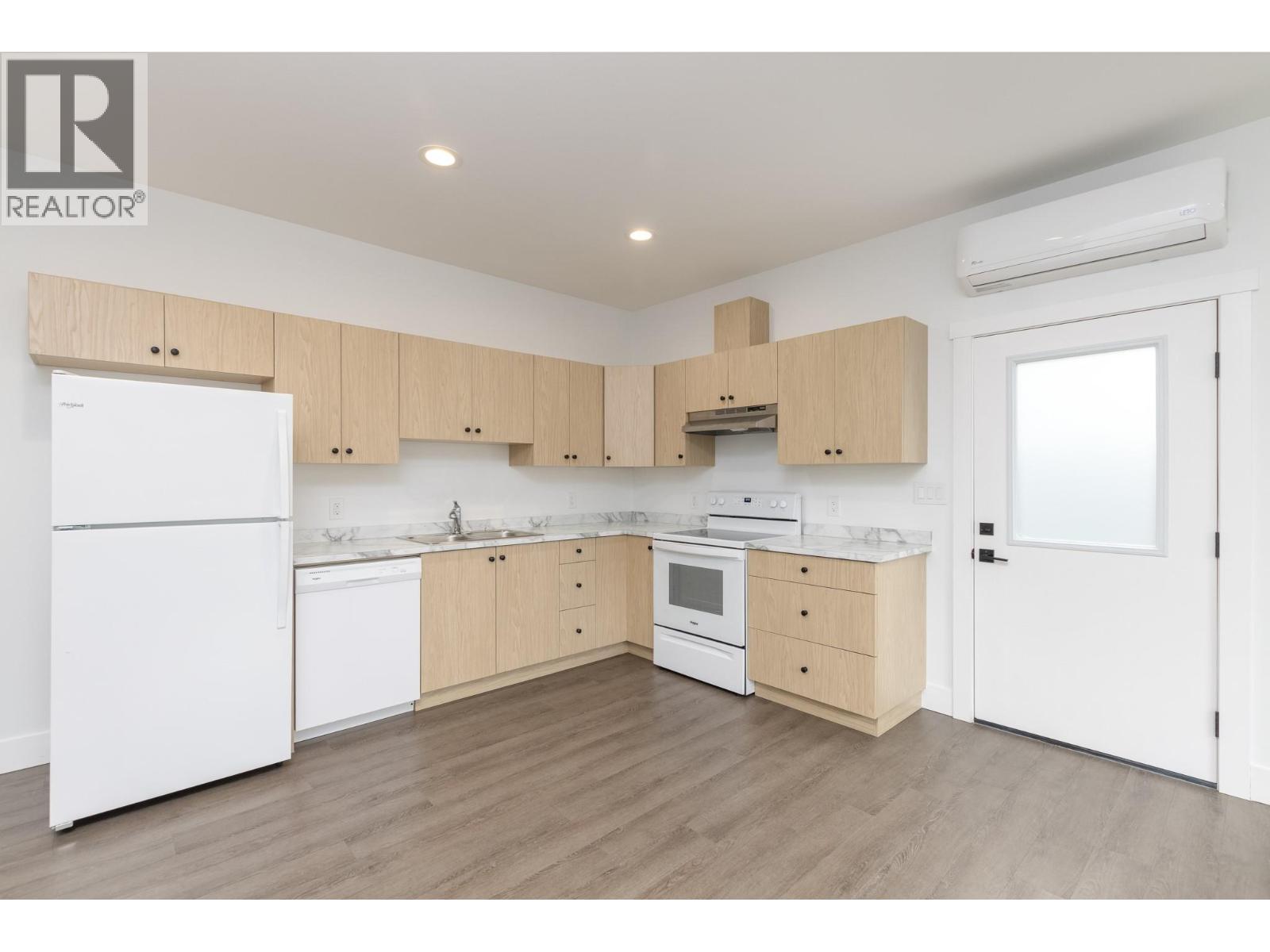 4 1441 20 Avenue Southeast, Salmon Arm