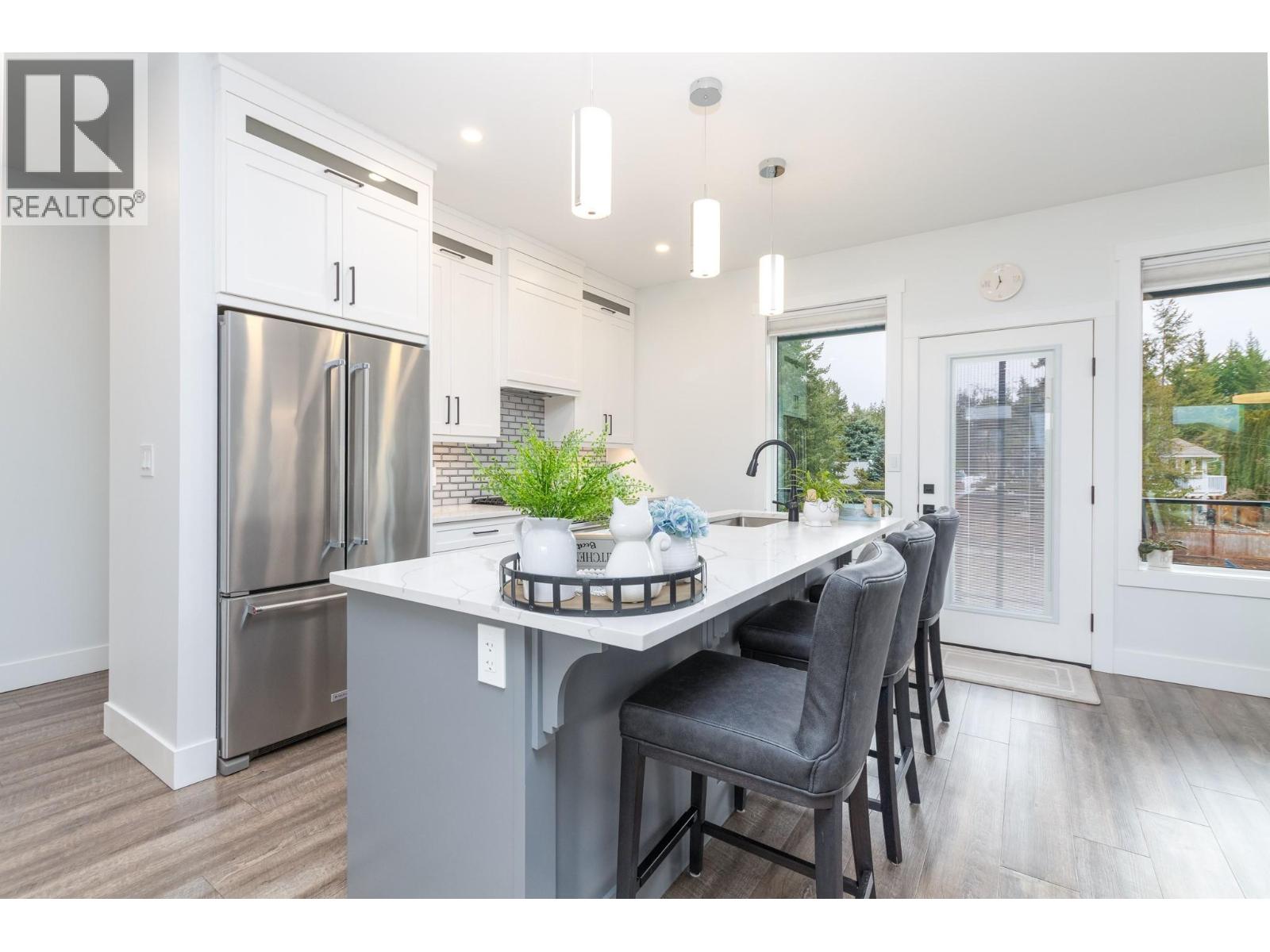 4 1441 20 Avenue Southeast, Salmon Arm