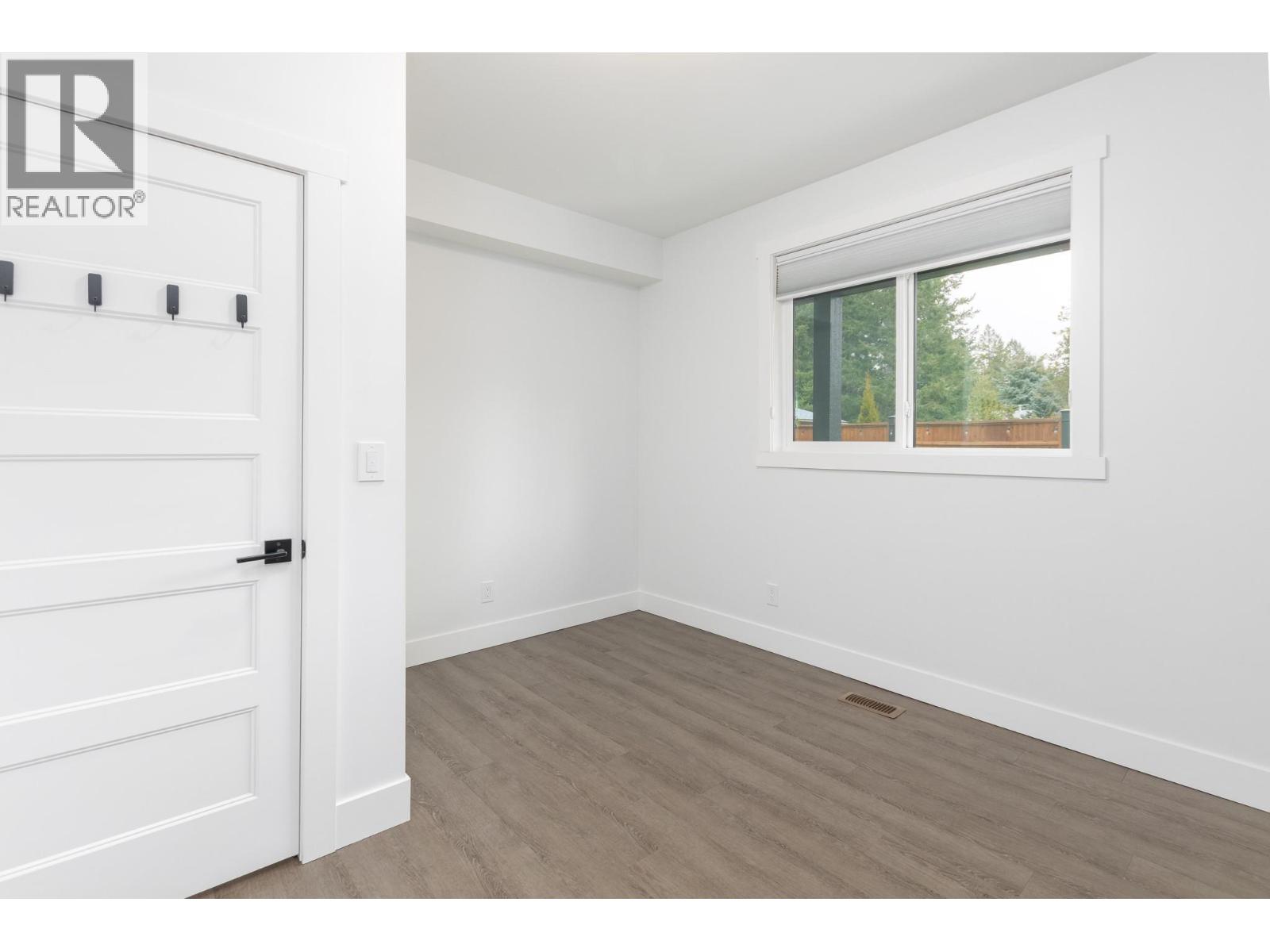 4 1441 20 Avenue Southeast, Salmon Arm