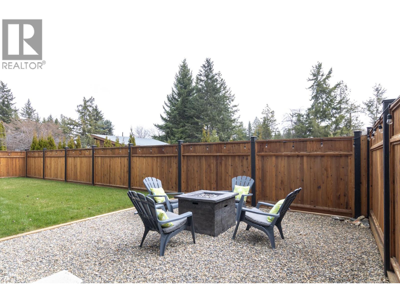 4 1441 20 Avenue Southeast, Salmon Arm