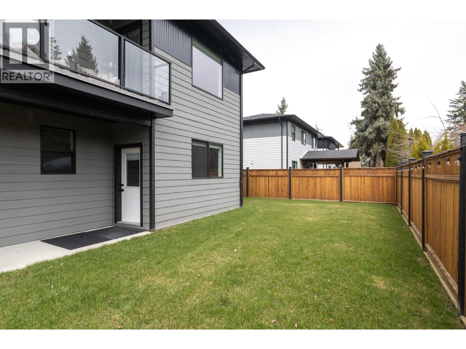 4 1441 20 Avenue Southeast, Salmon Arm