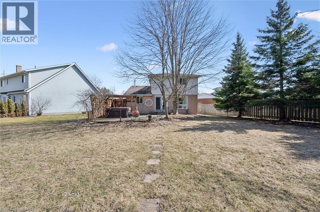 98 OLD MAPLE Lane, Kitchener, Ontario, N2N3B3 — Photo 47