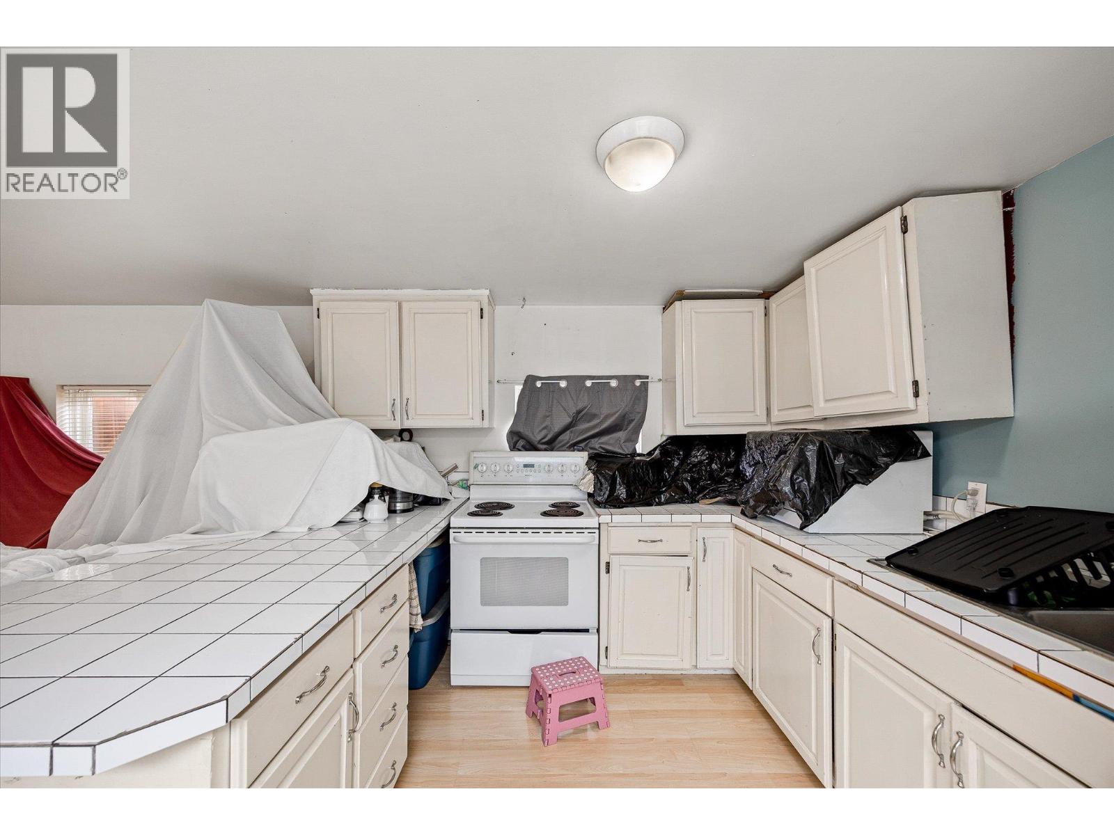  740 & 746 Raymer Avenue, Kelowna