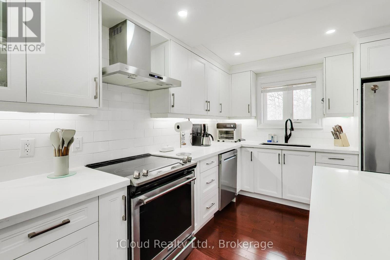 16175 JANE STREET E - 11