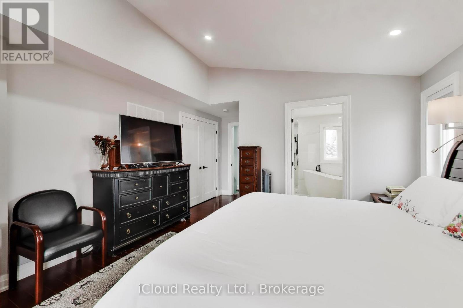 16175 JANE STREET E - 15