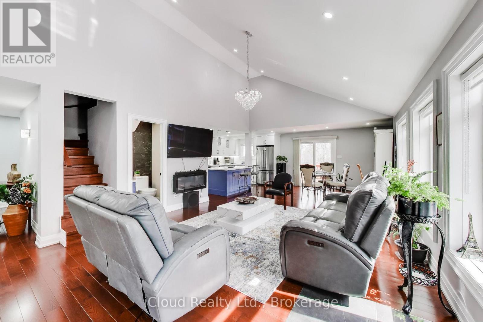 16175 JANE STREET E - 5