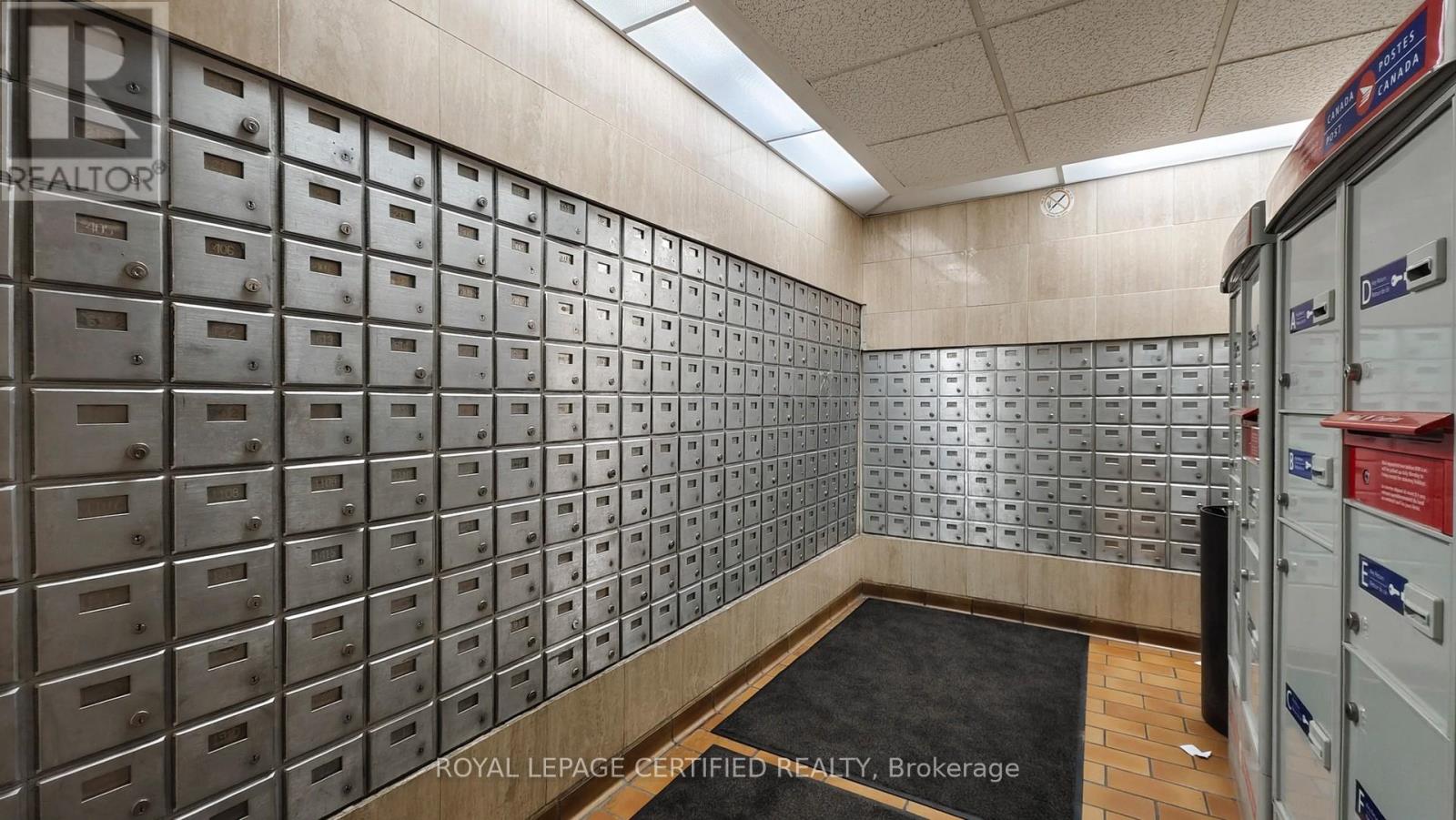 #304 320 DIXON ROAD - 35