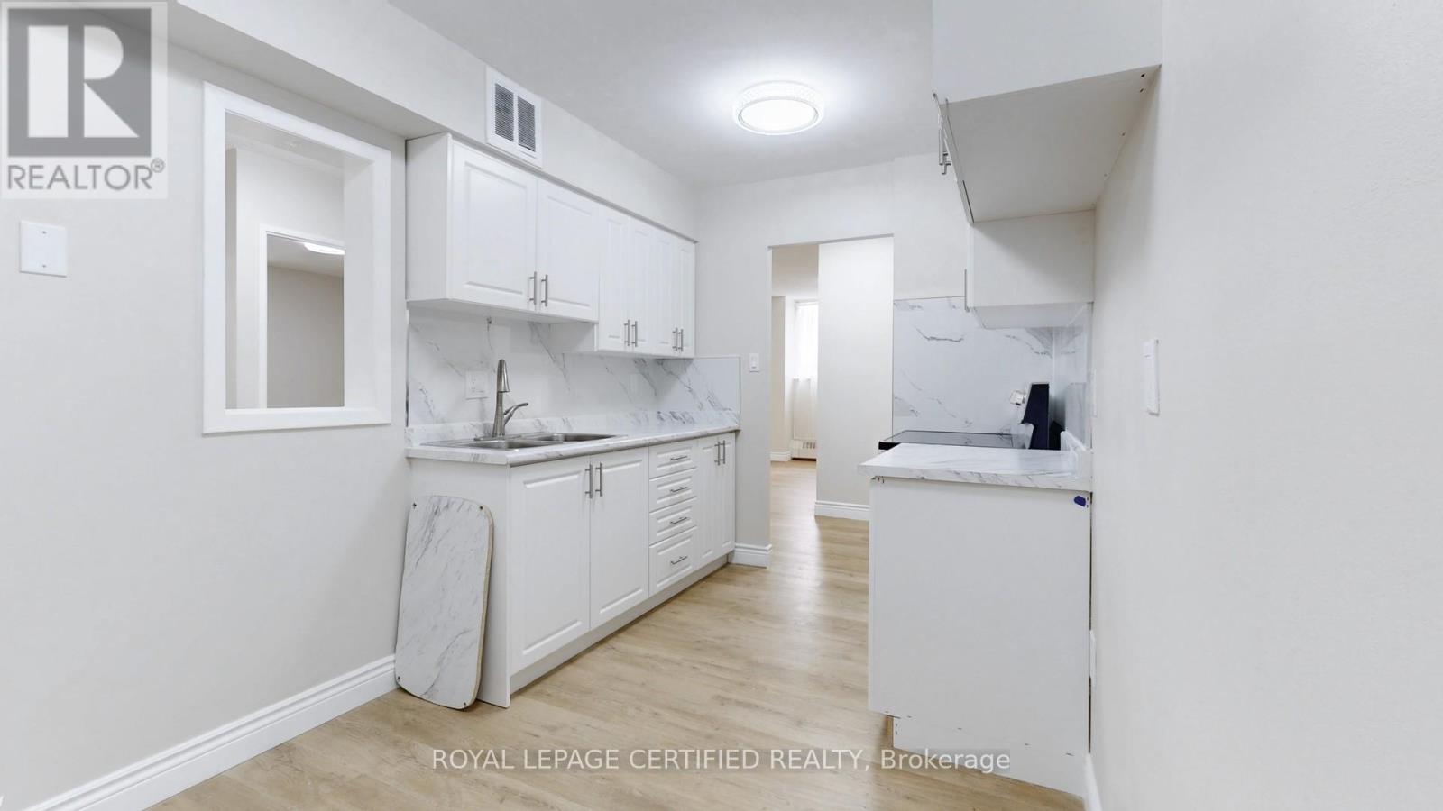 #304 320 DIXON ROAD - 9