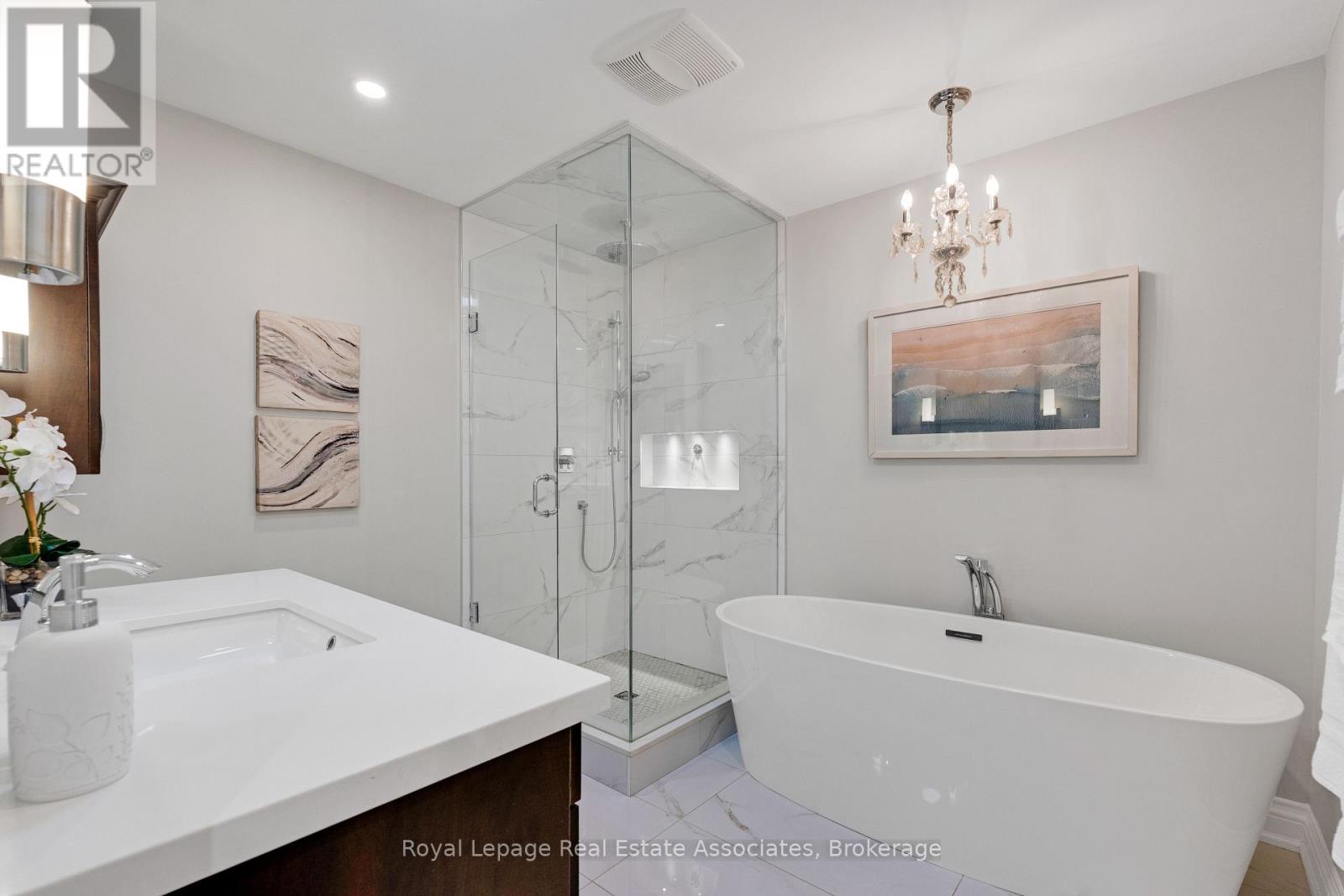 #14 1905 BROAD HOLLOW GATE - 16