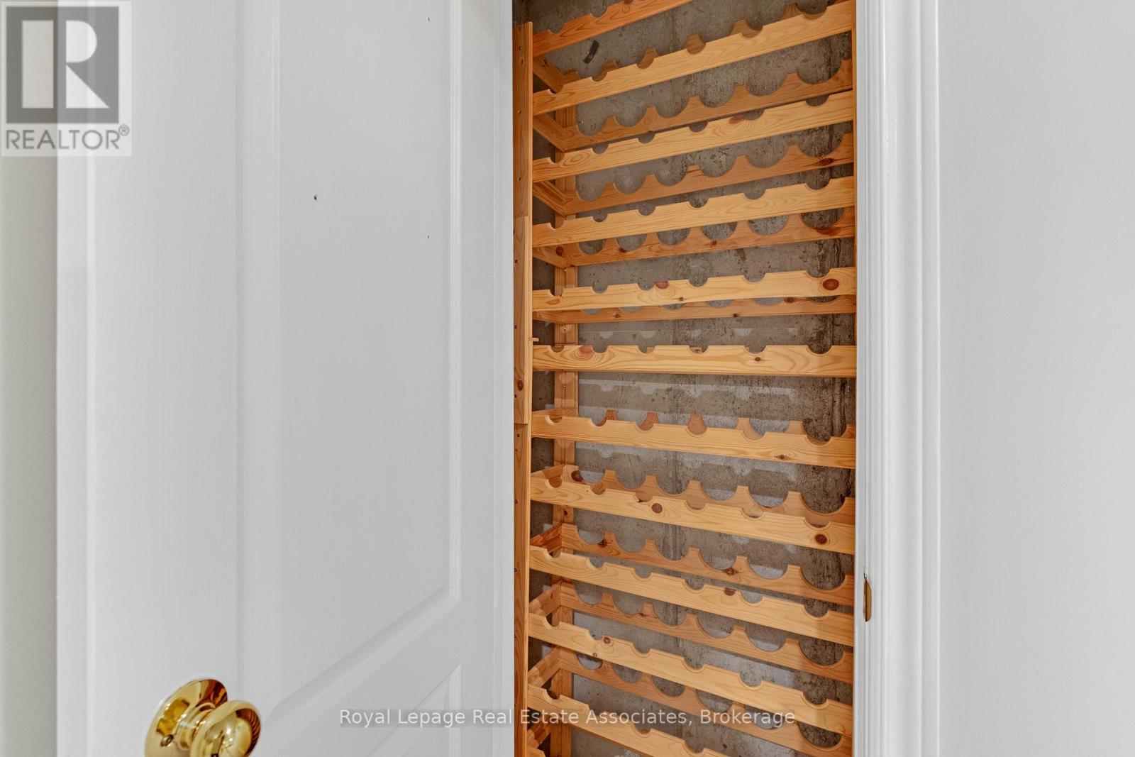 #14 1905 BROAD HOLLOW GATE - 23