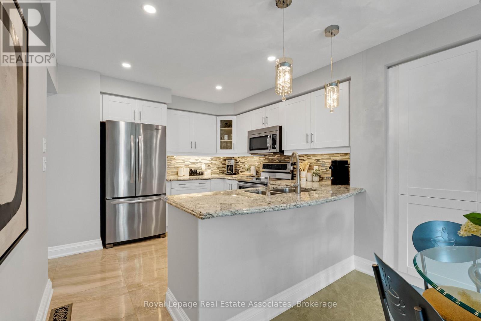 #14 1905 BROAD HOLLOW GATE - 9