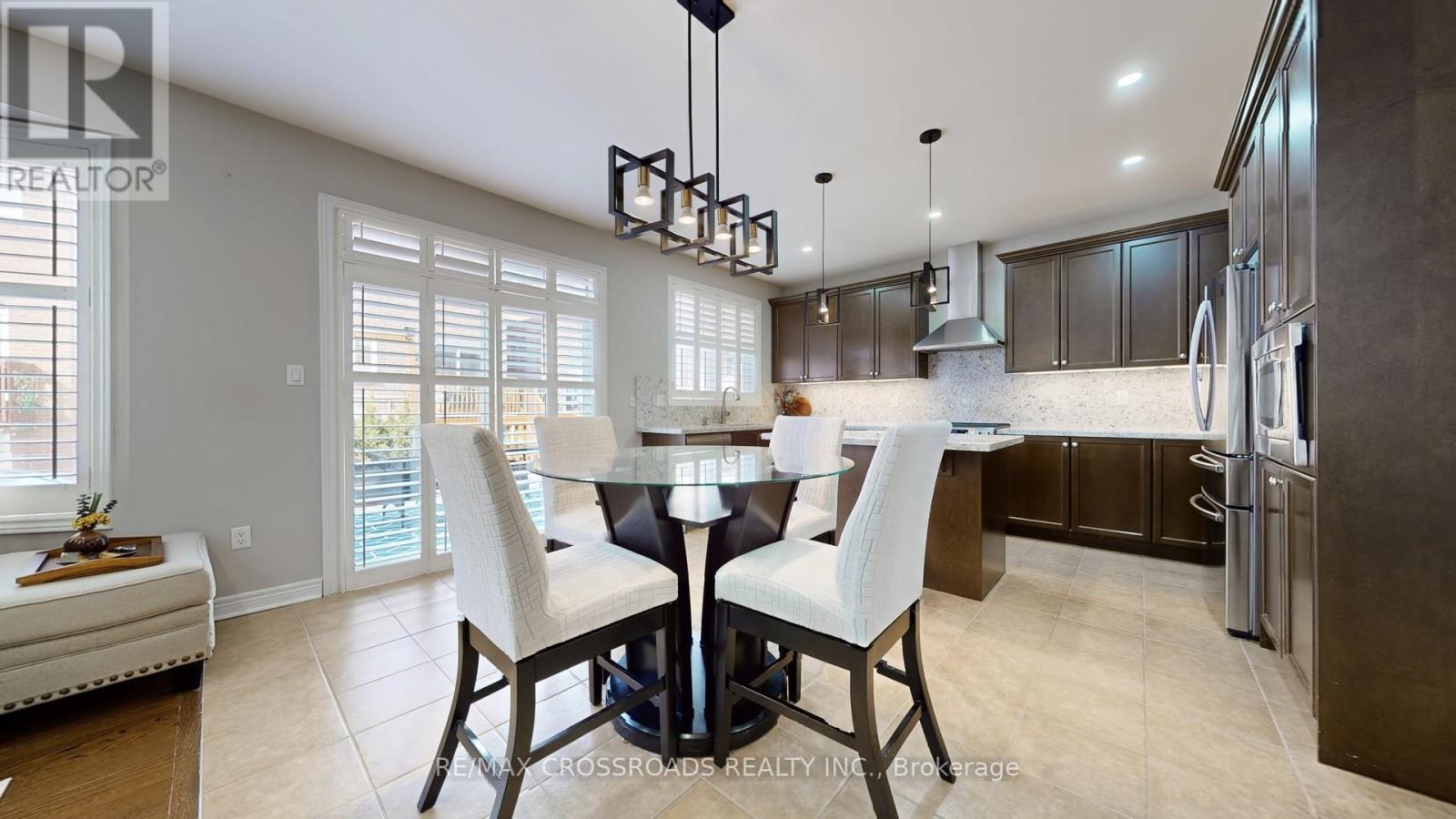 378 MALBOEUF COURT - 16