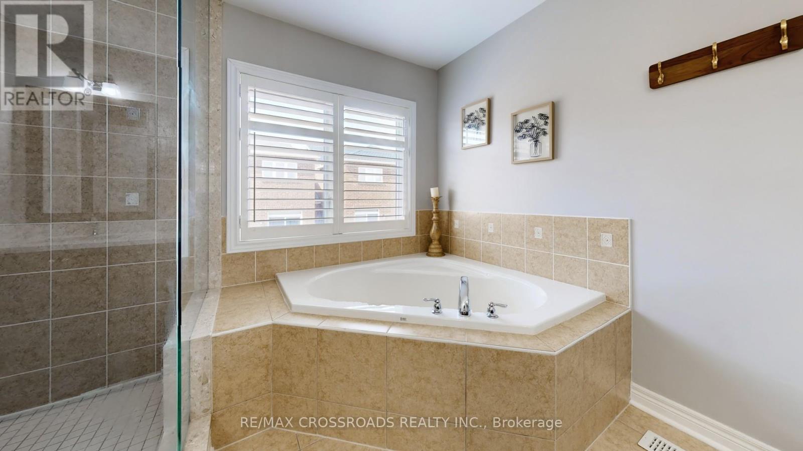 378 MALBOEUF COURT - 26