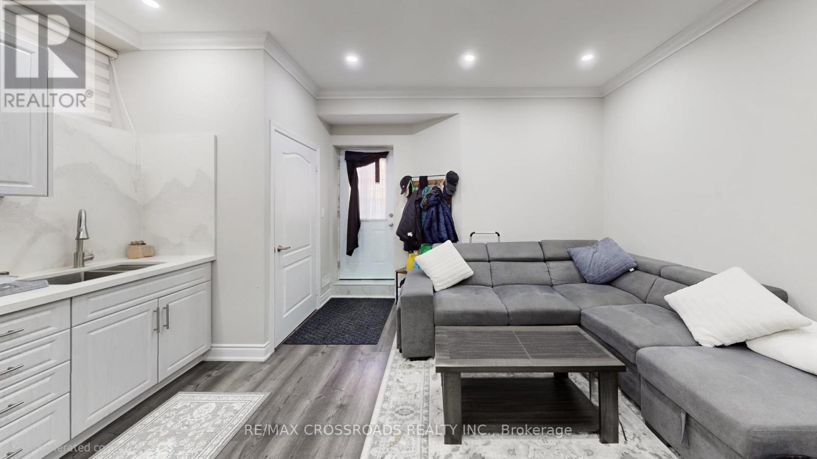 378 MALBOEUF COURT - 36