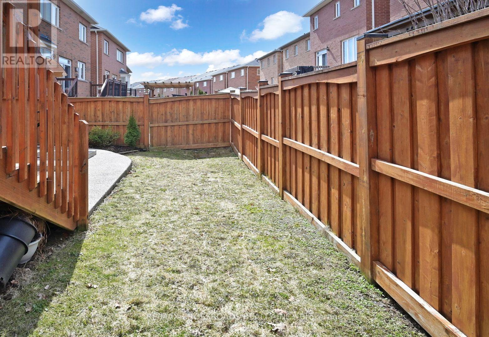 378 MALBOEUF COURT - 44