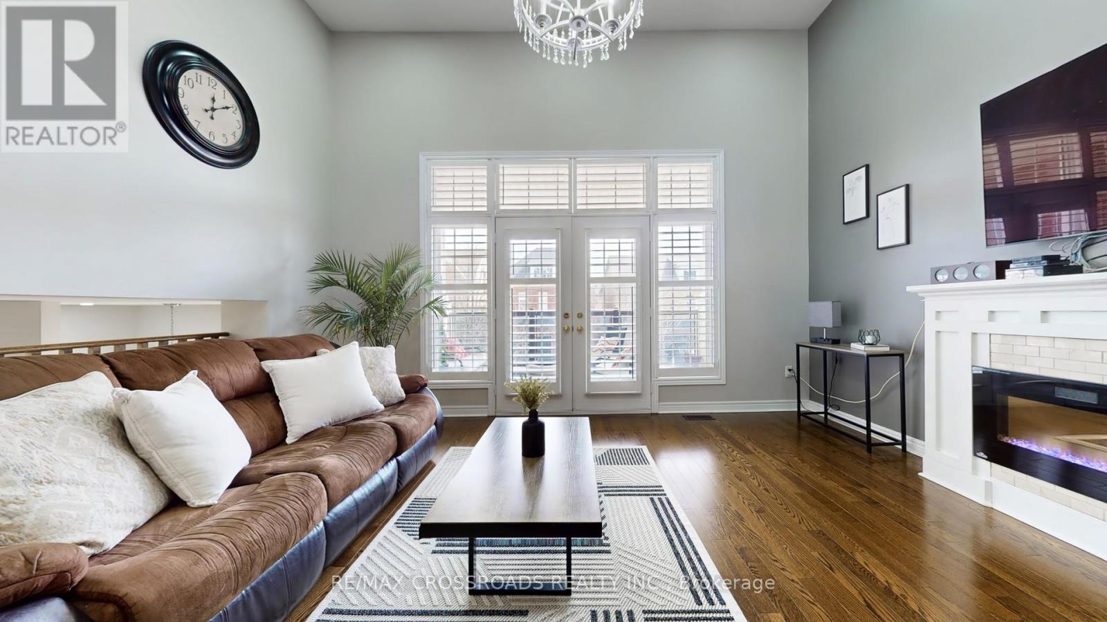 378 MALBOEUF COURT - 8