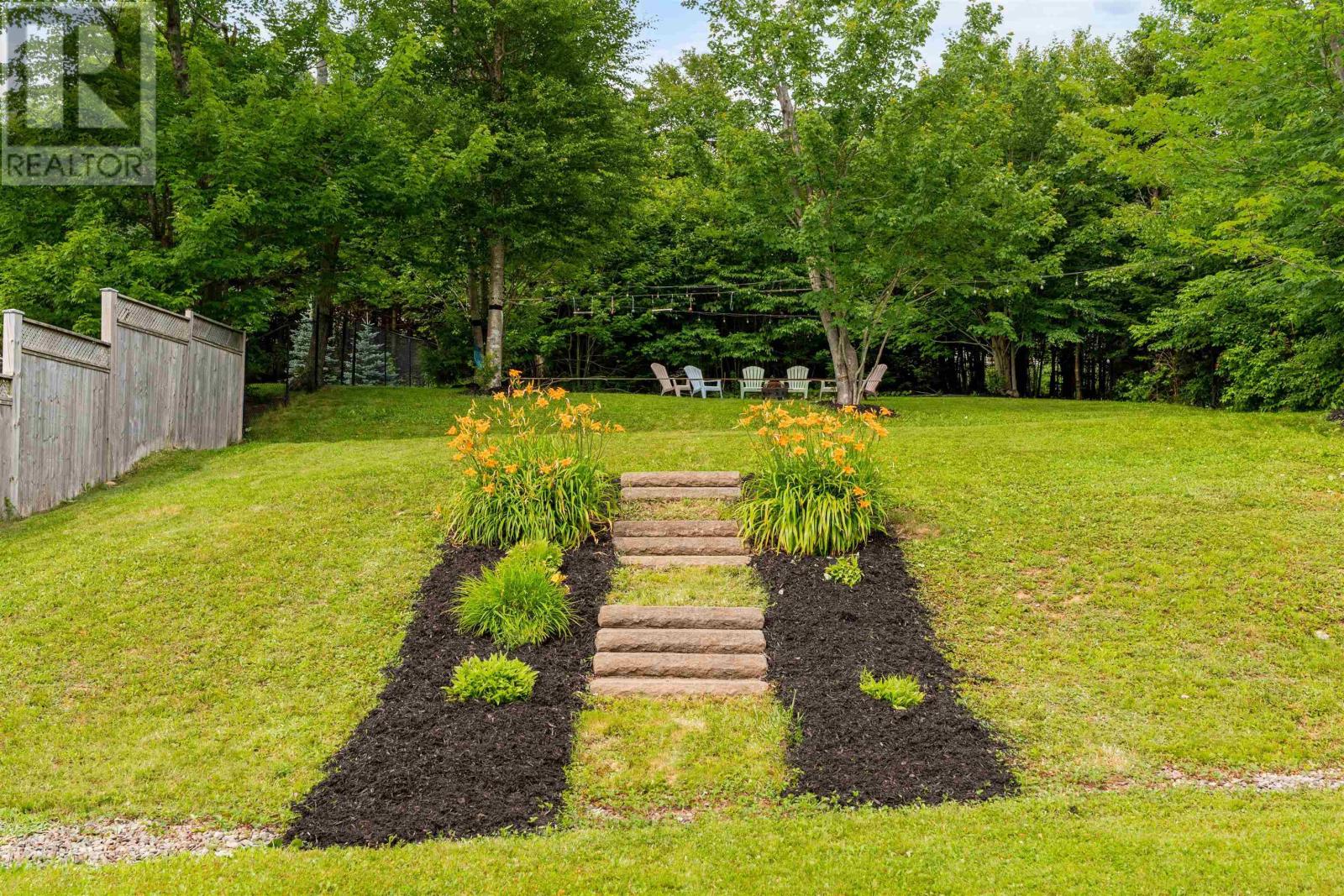 76 PEBBLECREEK CRESCENT - 34