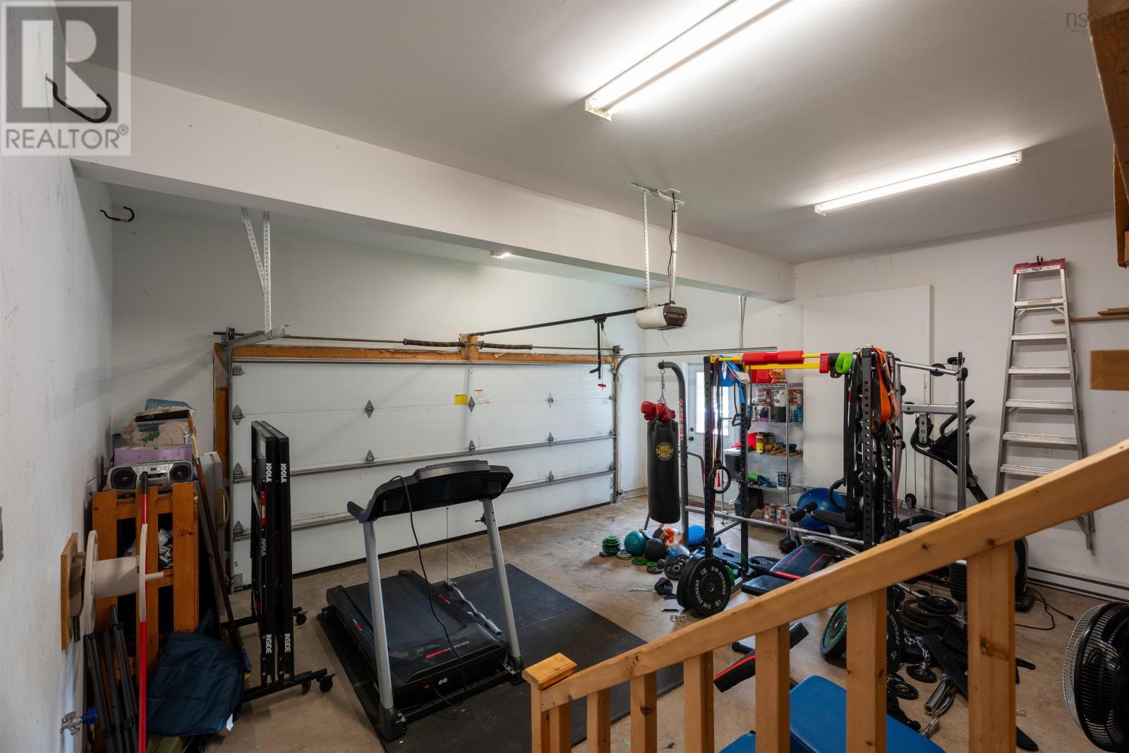 76 PEBBLECREEK CRESCENT - 30