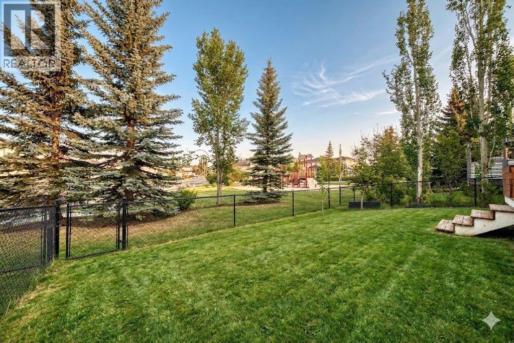 Single Family House 4 Level for Sale in  Douglas Ridge Way SE Douglasdale/Glen Calgary 