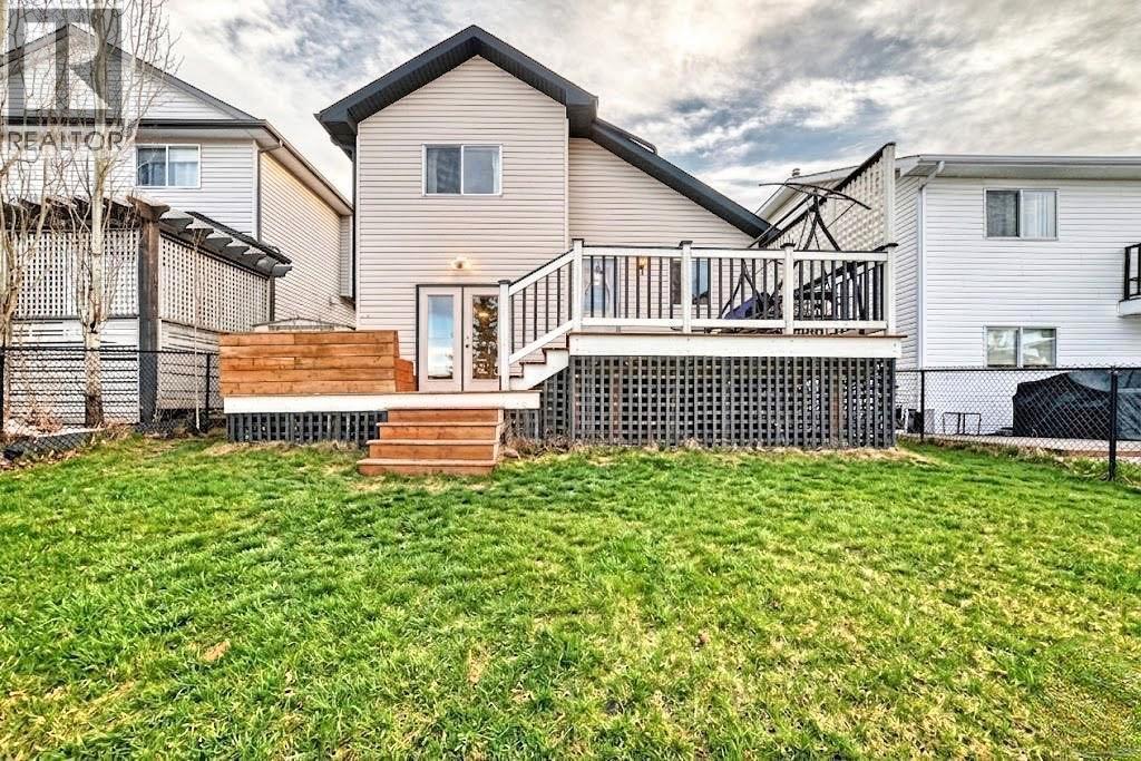 Single Family House 4 Level for Sale in  Douglas Ridge Way SE Douglasdale/Glen Calgary 