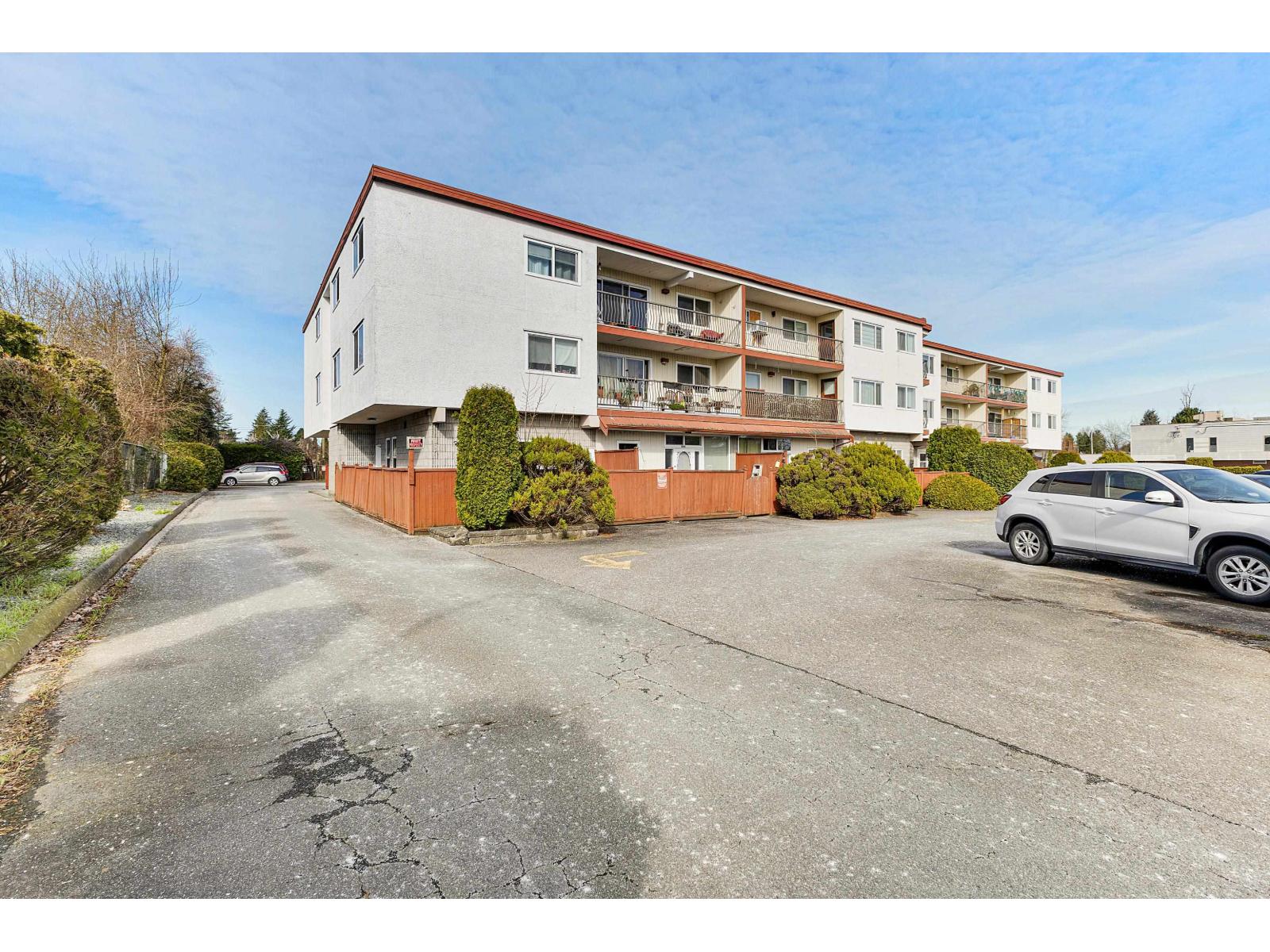 205 3043 270 STREET, Langley