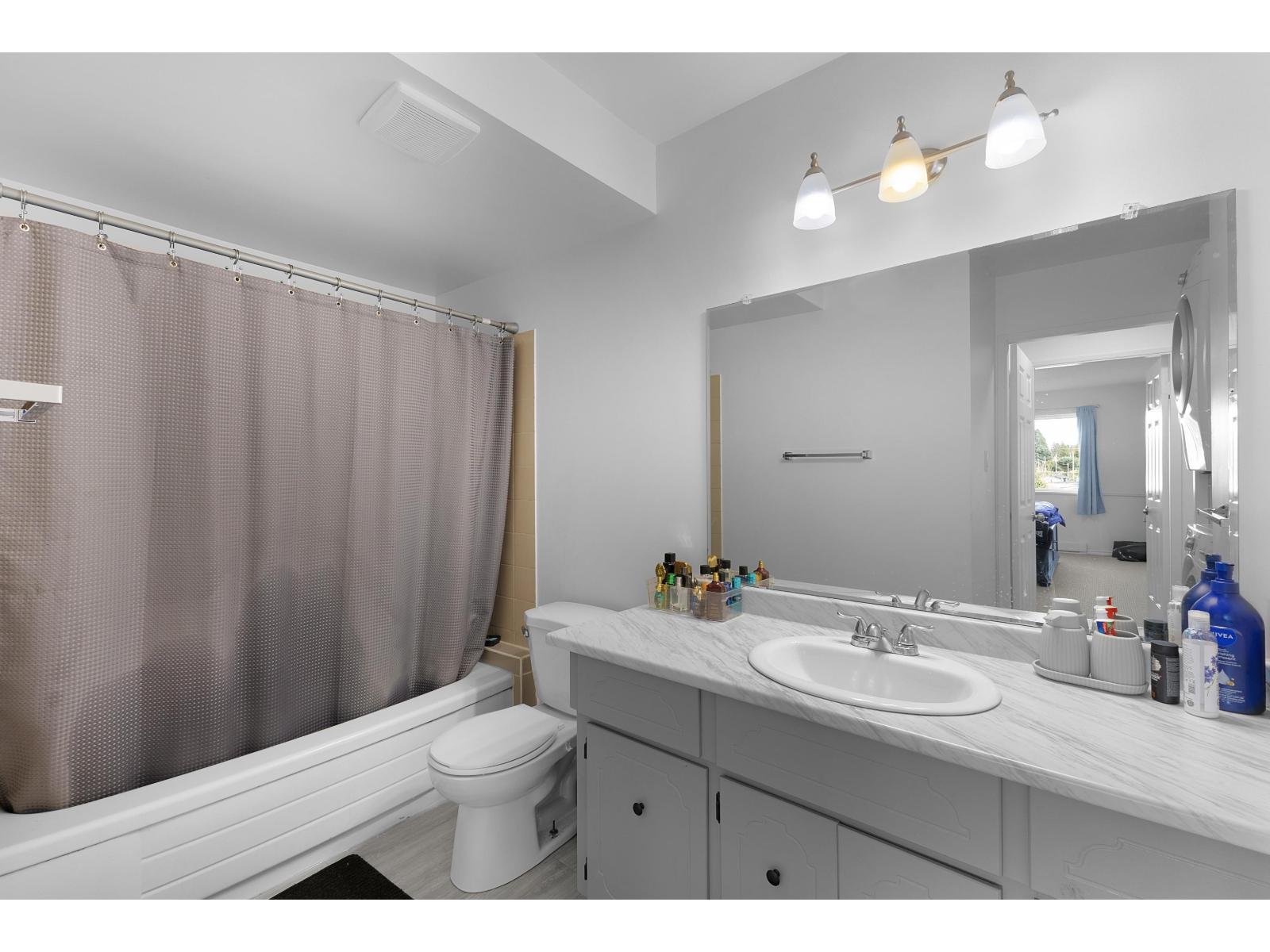 205 3043 270 STREET, Langley