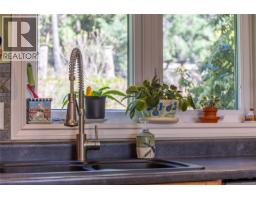 2635 Shoal Rd, Pender Island, BC V0N2M2 Photo 24