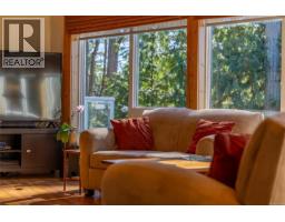 Kitchen - 2635 Shoal Rd, Pender Island, BC V0N2M2 Photo 8