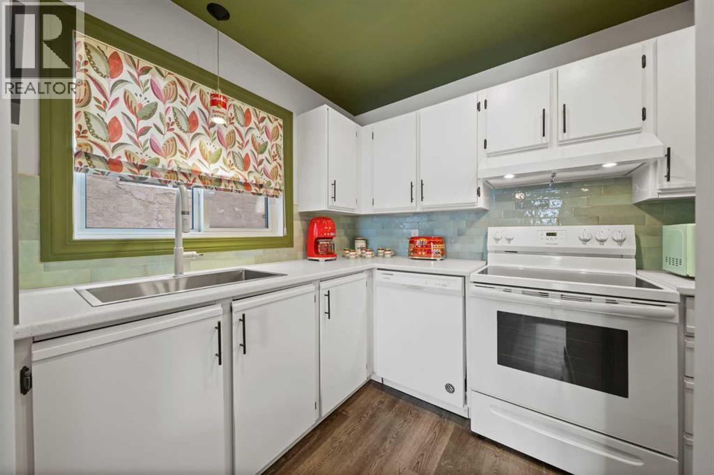 Single Family House for Sale in    Street NE Renfrew Calgary 