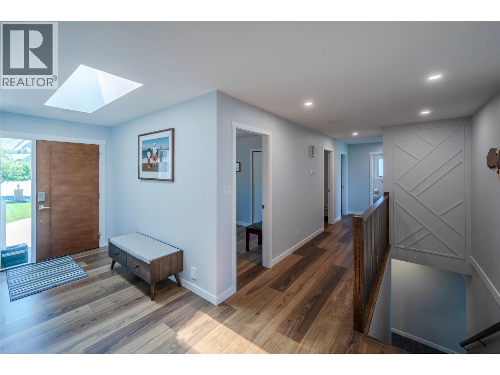 153 WESTVIEW Drive - 22