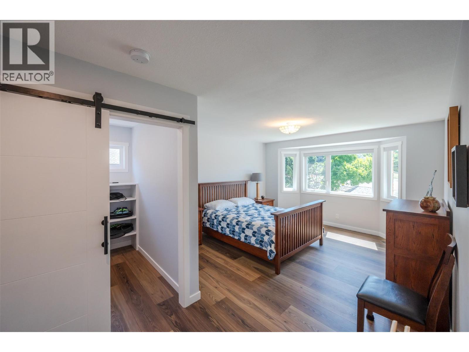 153 WESTVIEW Drive - 32
