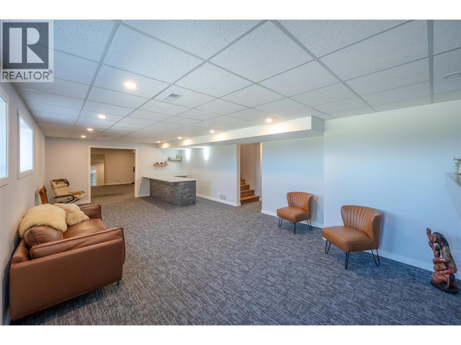 153 WESTVIEW Drive - 55