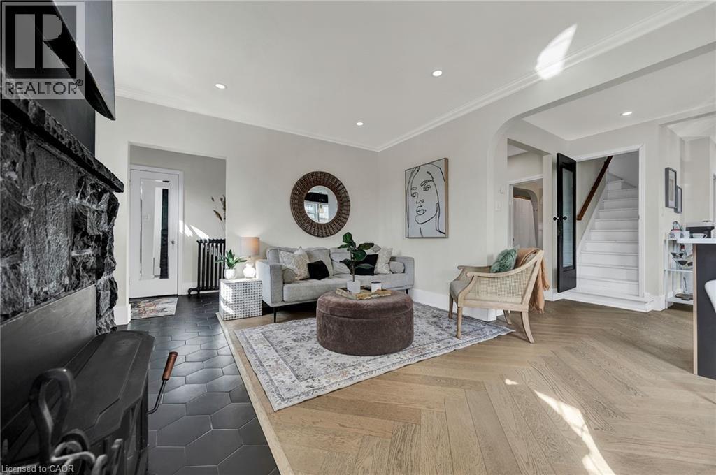 360 LUELLA Street - 4