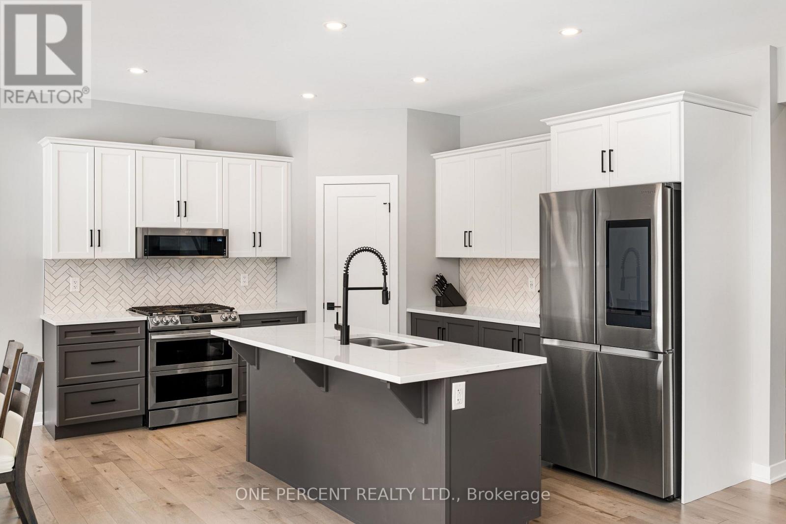 26 STANZEL DRIVE - 12