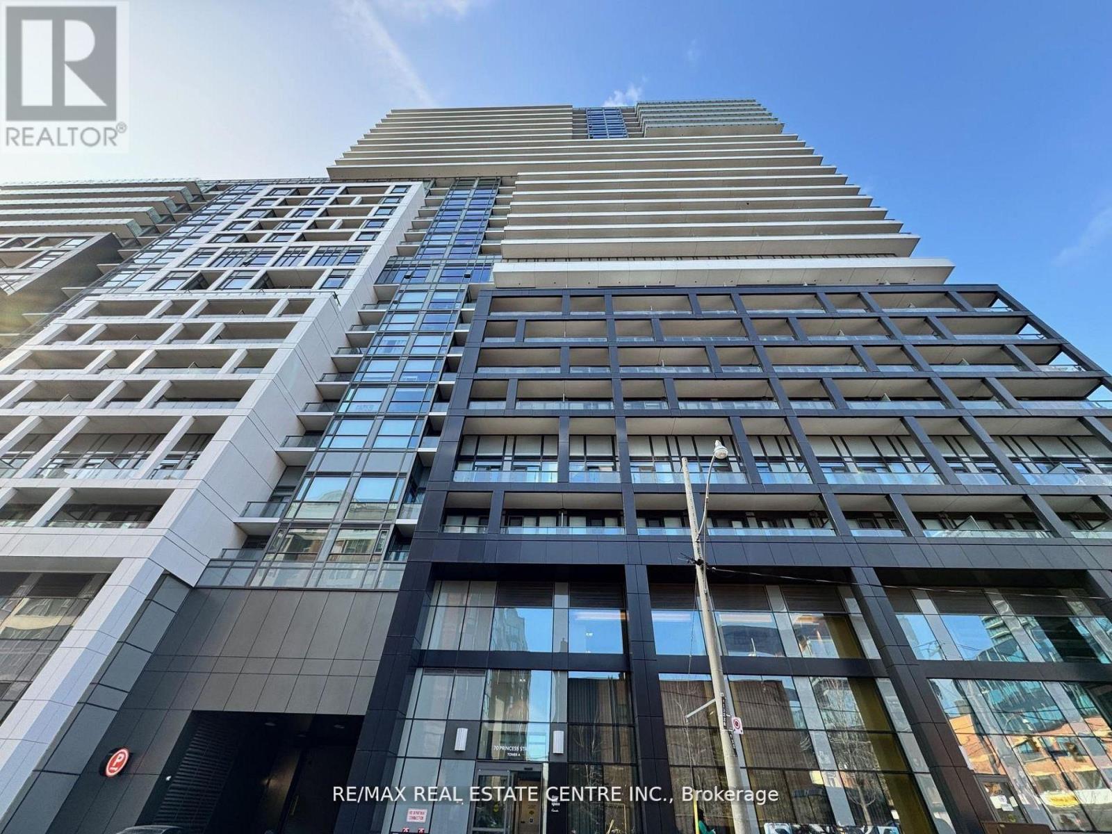 #1925A 70 PRINCESS STREET - 2
