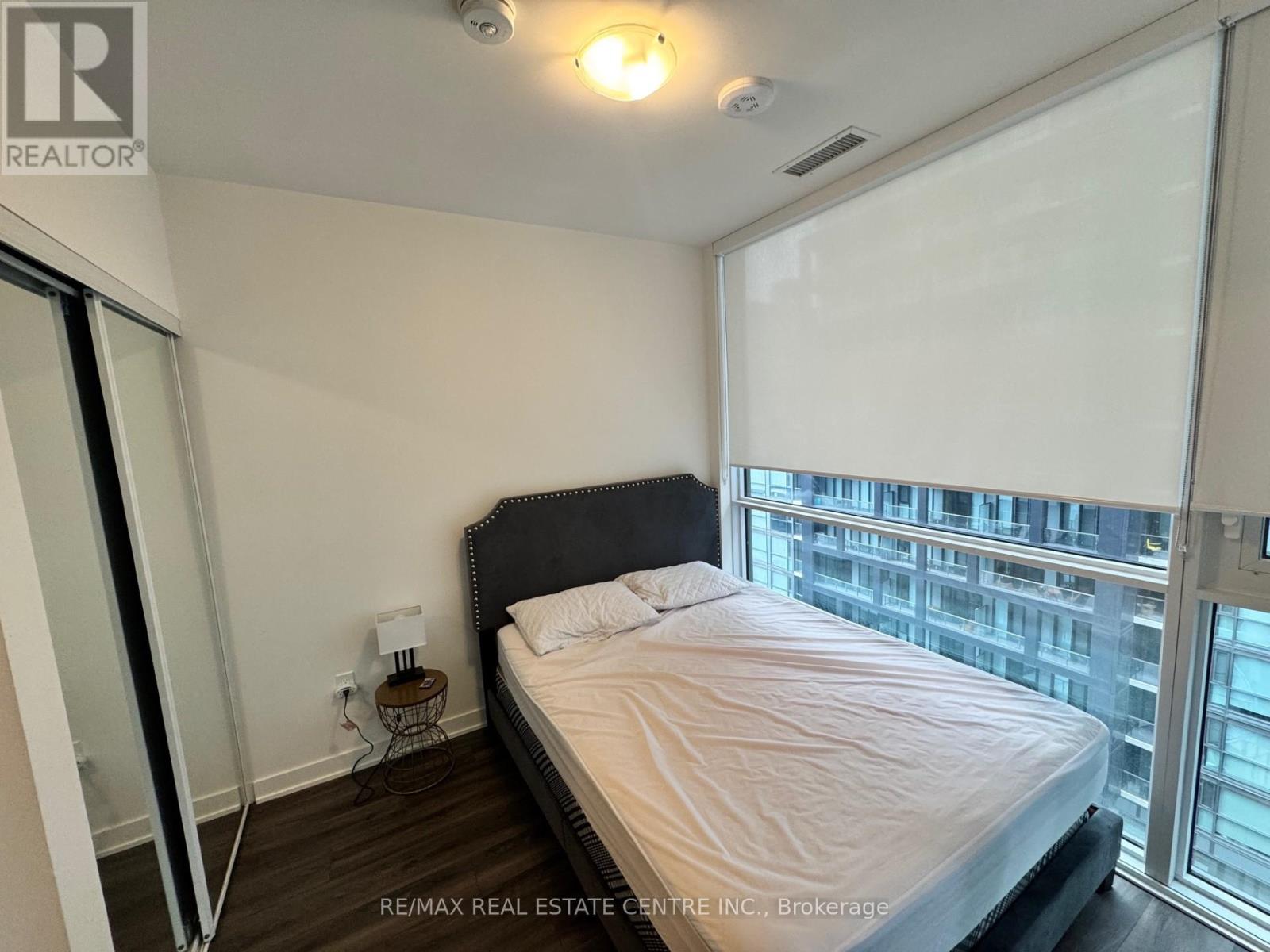 #1925A 70 PRINCESS STREET - 21