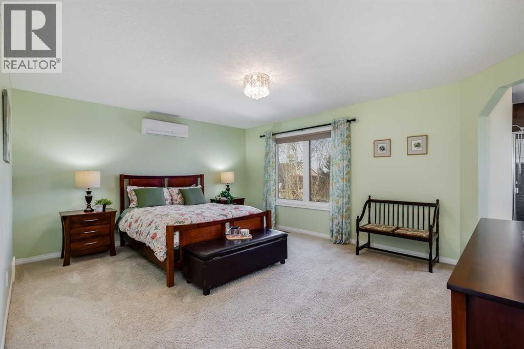 Single Family House for Sale in  Evercreek Bluffs Road SW Evergreen Calgary 