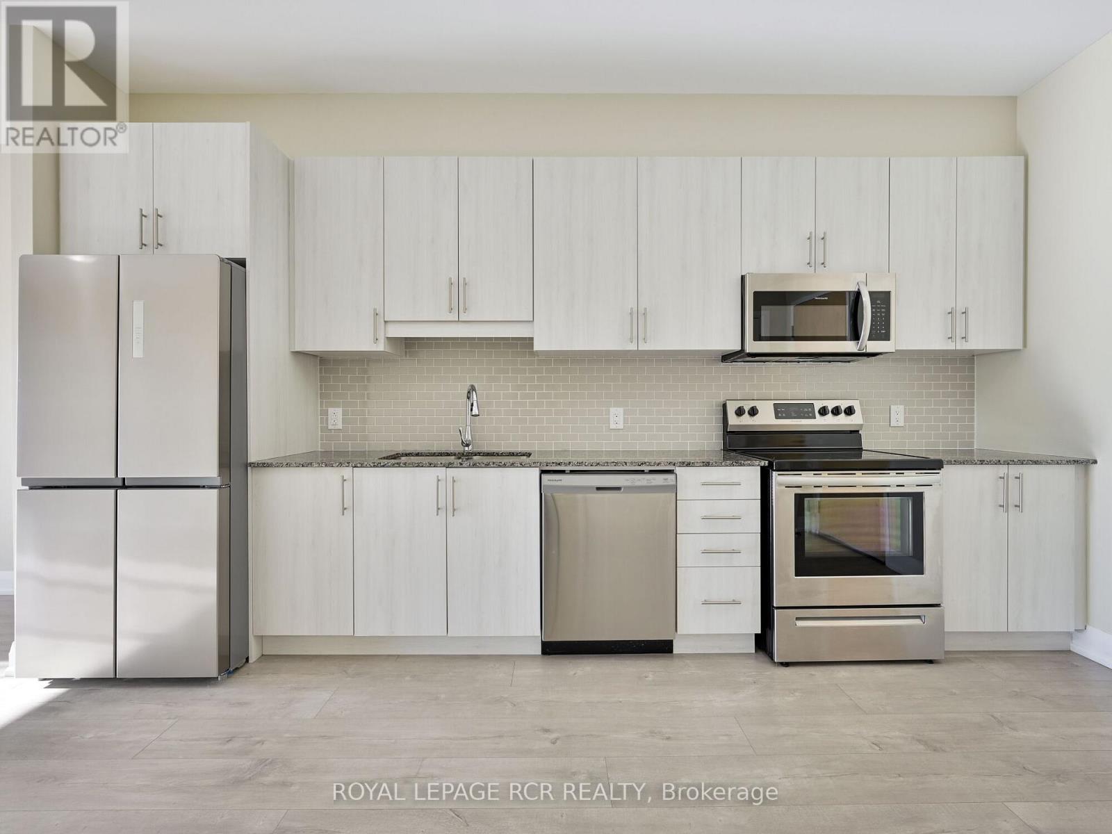 #502 64 QUEEN STREET S - 19