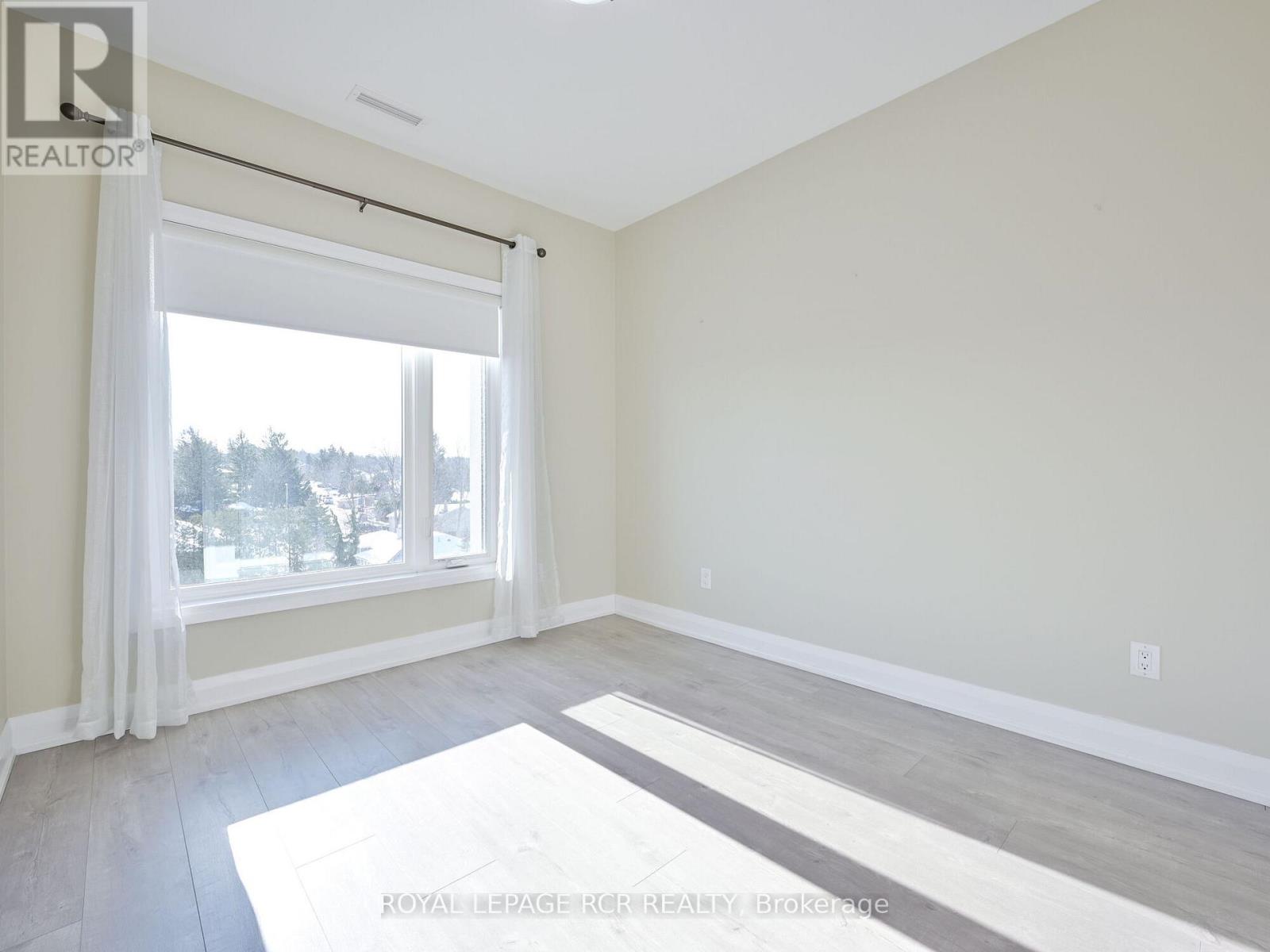 #502 64 QUEEN STREET S - 31