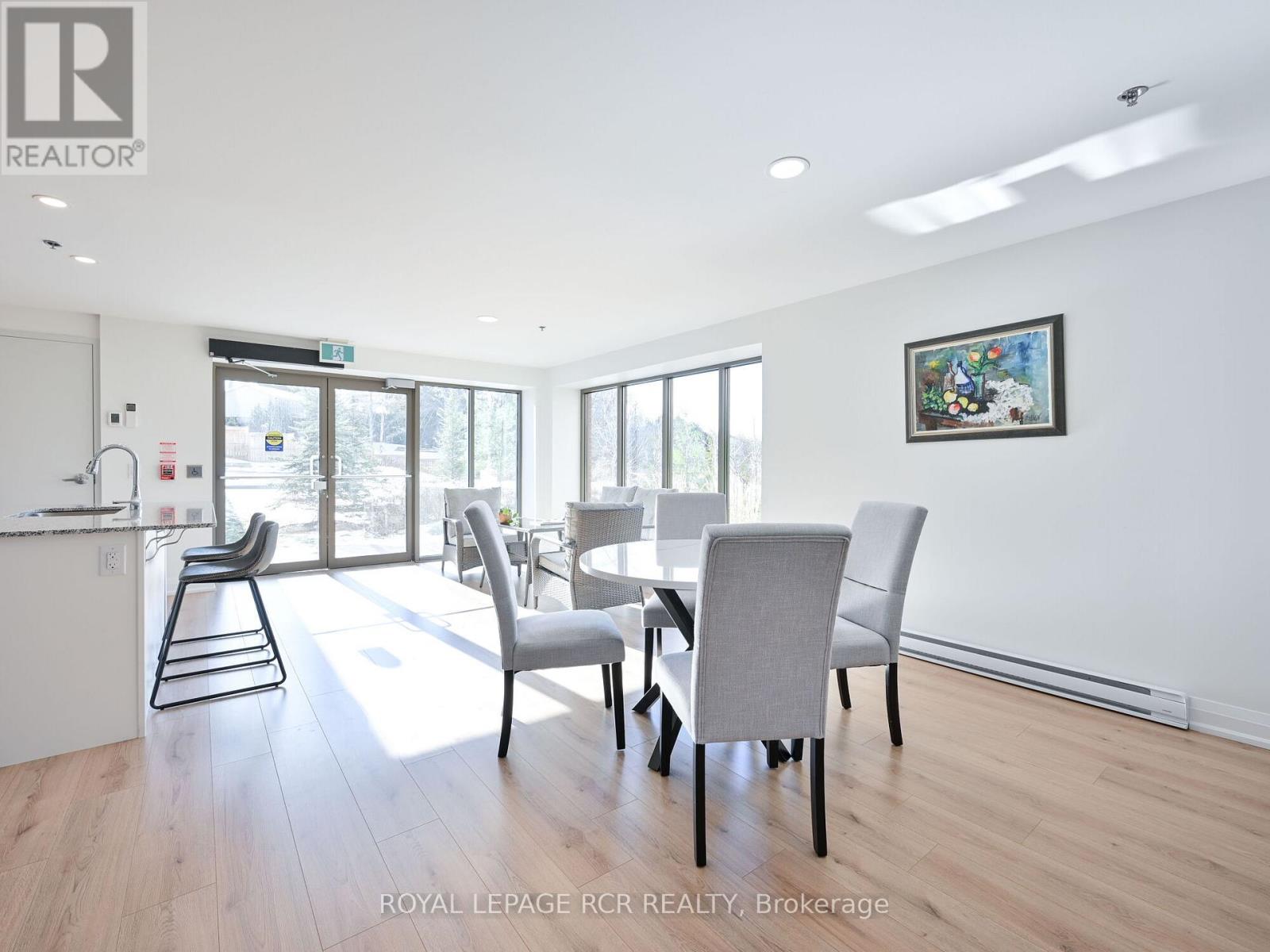 #502 64 QUEEN STREET S - 45