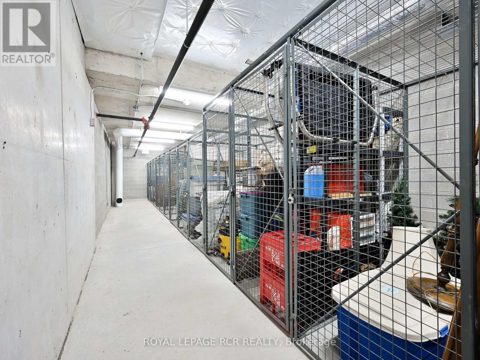 #502 64 QUEEN STREET S - 48