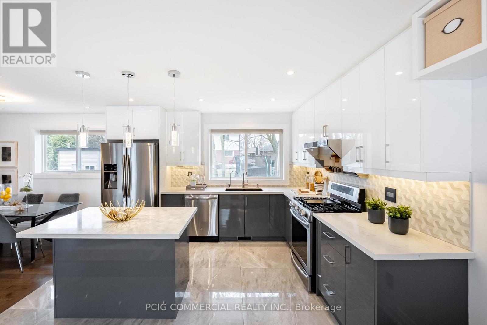 84 LINCOLN GREEN DRIVE - 16