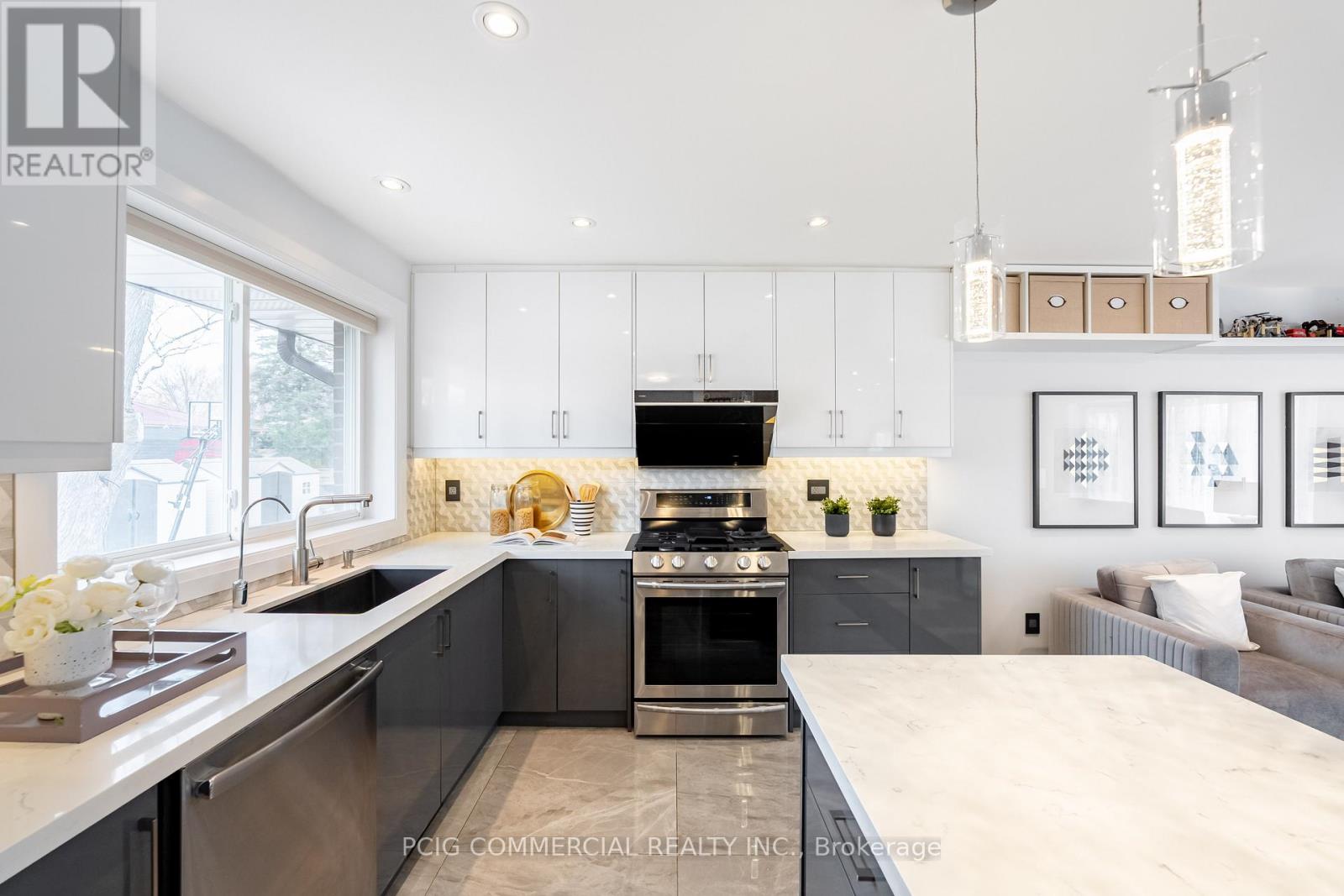 84 LINCOLN GREEN DRIVE - 18