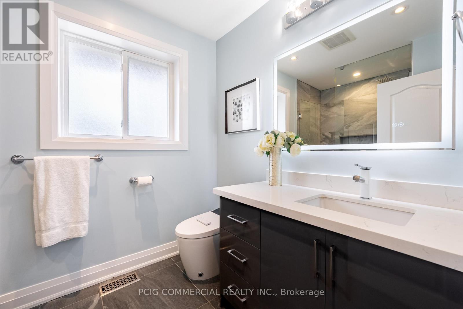 84 LINCOLN GREEN DRIVE - 30