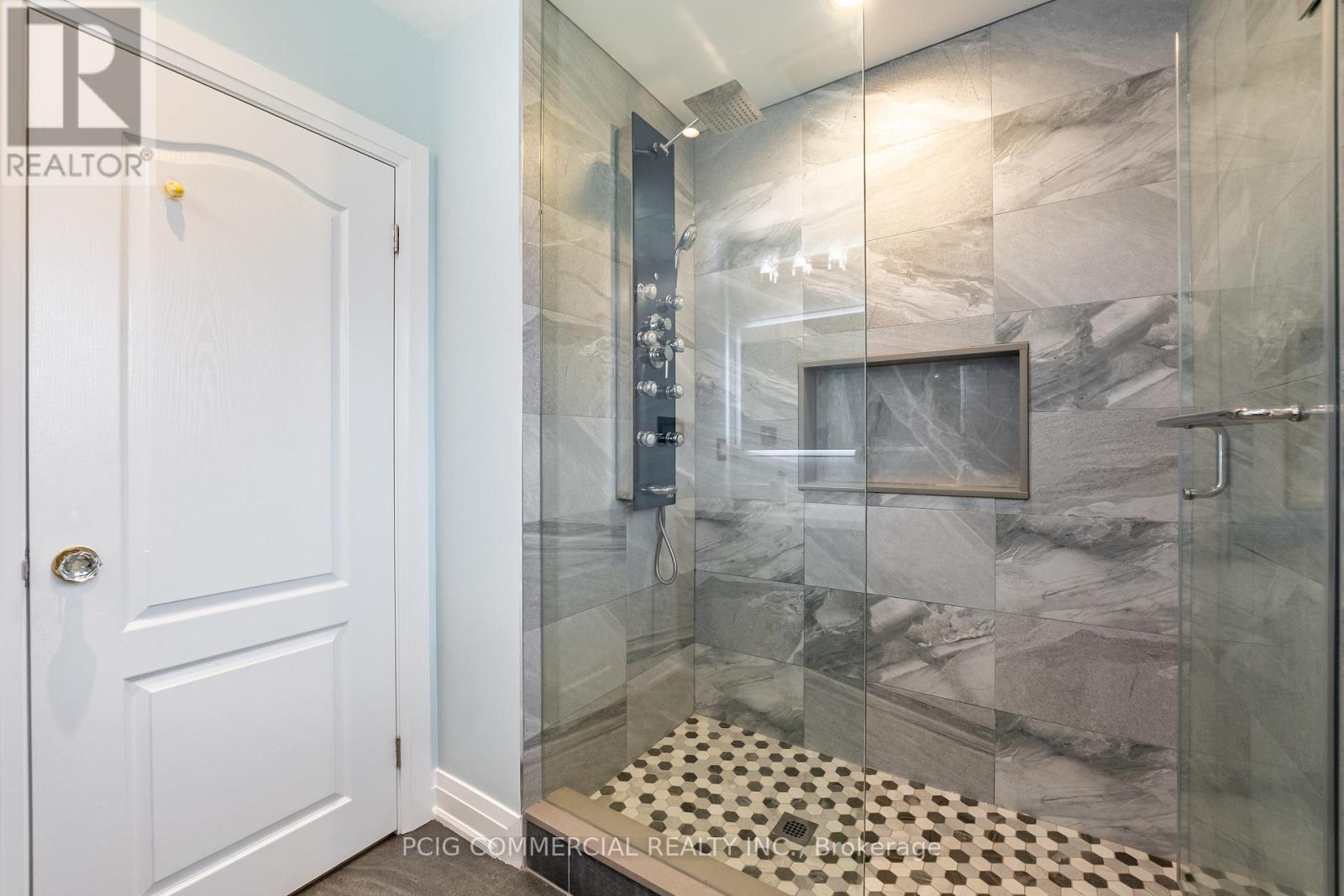 84 LINCOLN GREEN DRIVE - 31