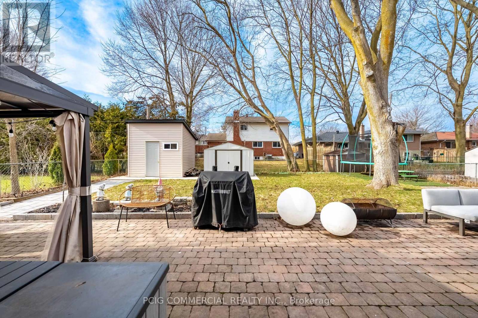 84 LINCOLN GREEN DRIVE - 34