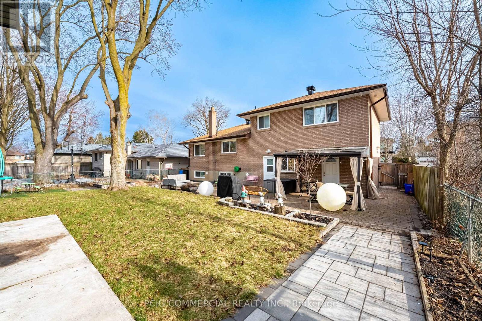 84 LINCOLN GREEN DRIVE - 35