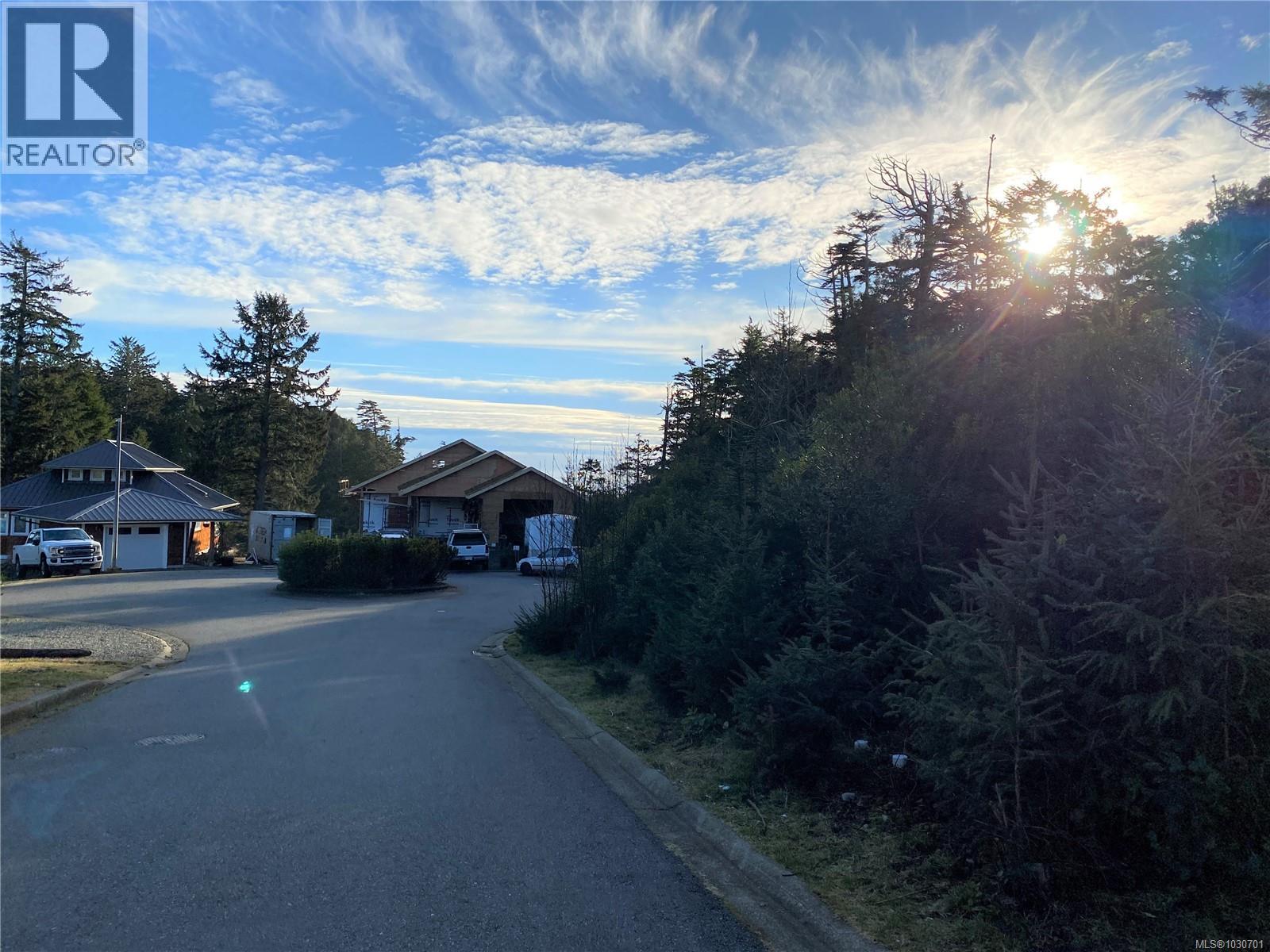 342 Pass Of Melfort Pl, Ucluelet